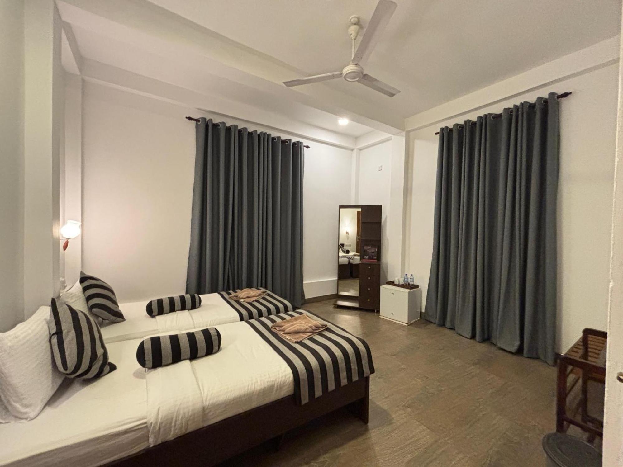 Shadow Inn Ella Phòng bức ảnh