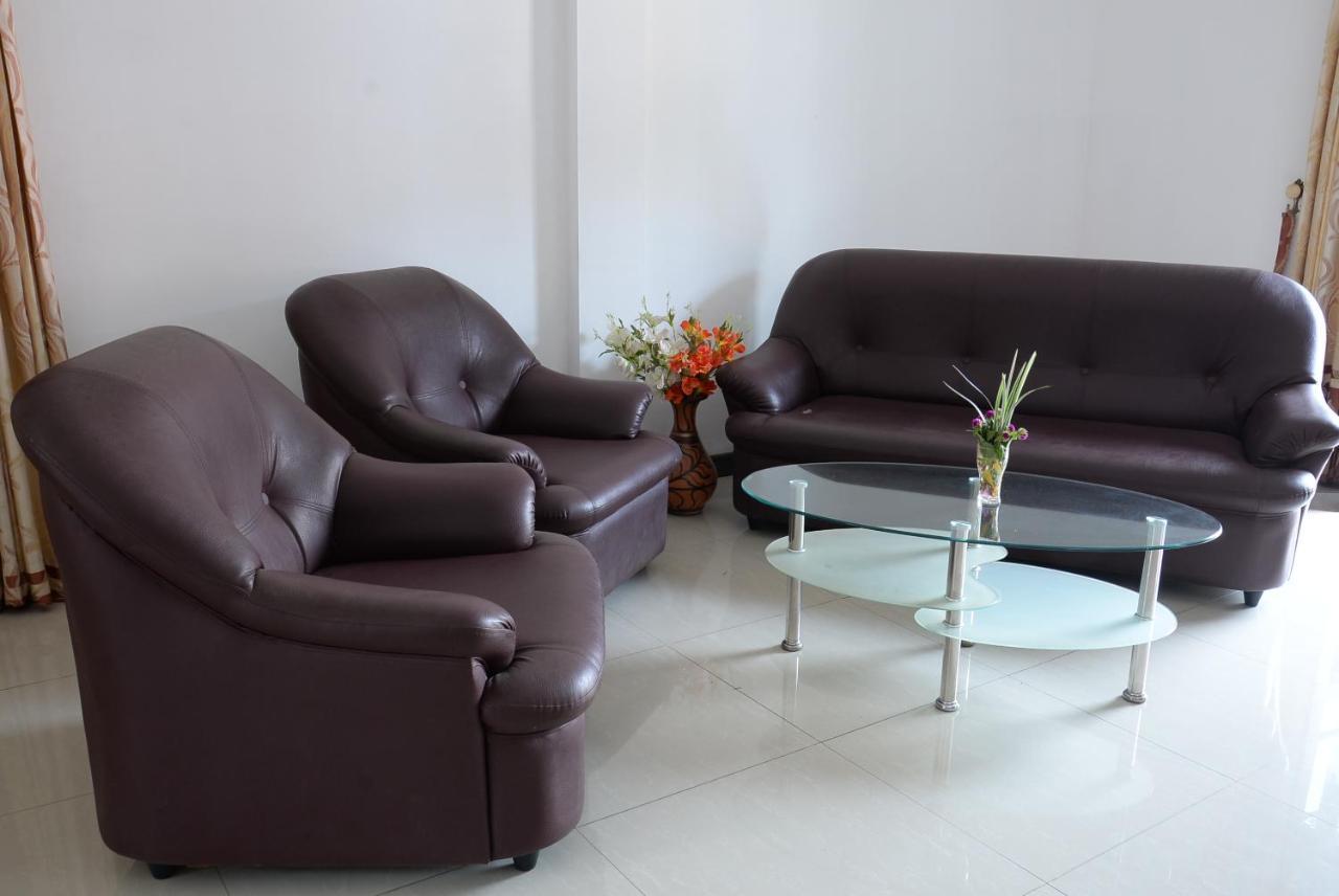 Shadow Inn Ella Ngoại thất bức ảnh