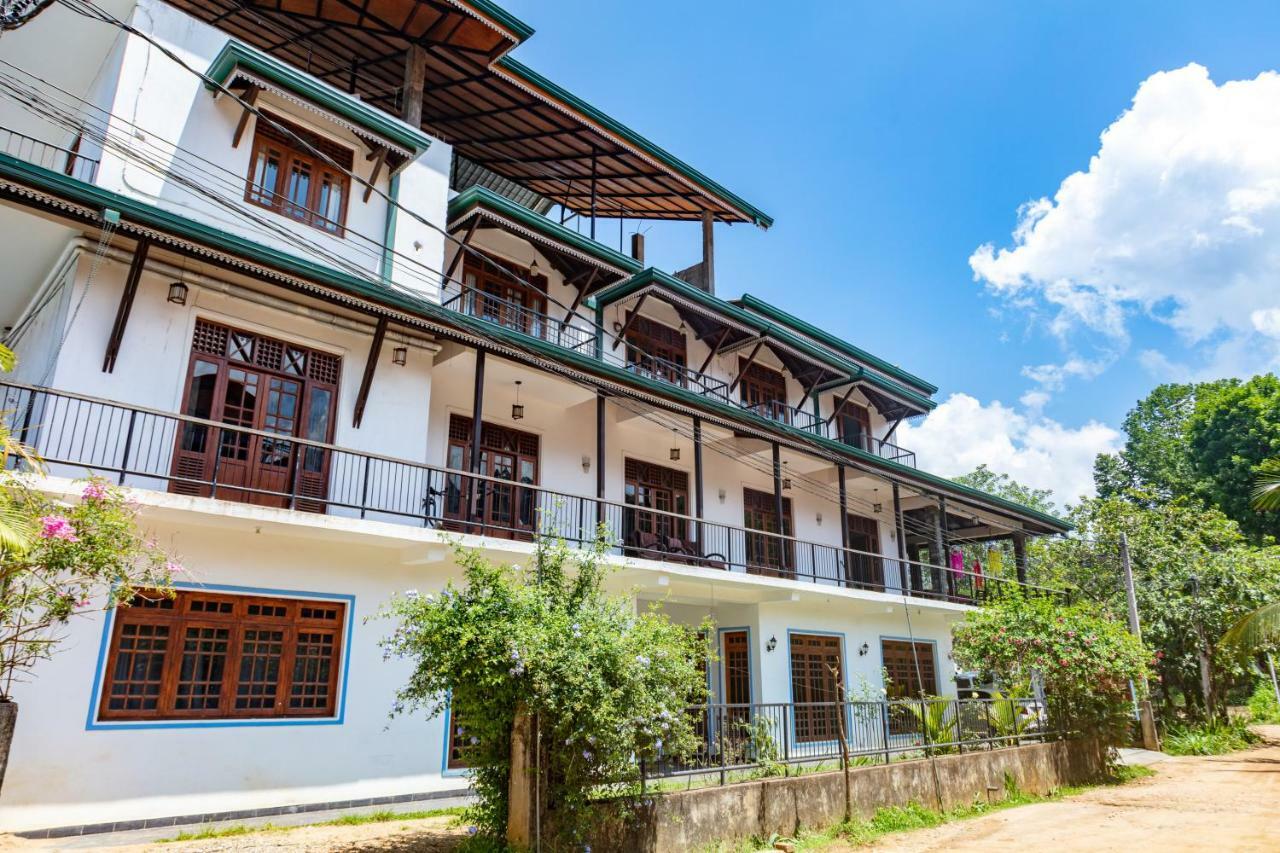 Shadow Inn Ella Ngoại thất bức ảnh